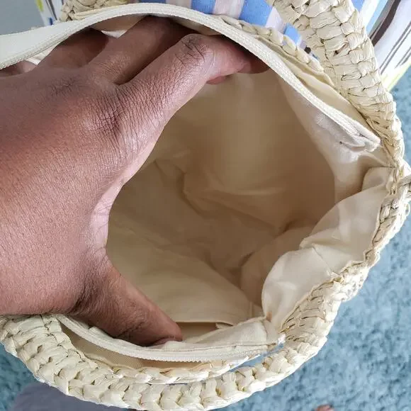 Small Beach Crossbody Rattan Straw Bag With Zipper - Picture 6 of 7